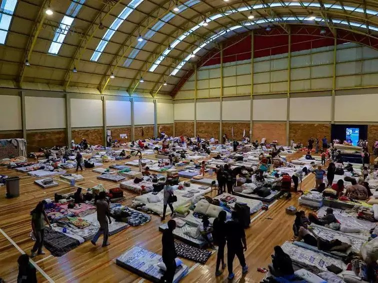 Homens são presos por suspeita de estupros em abrigos no Rio Grande do Sul