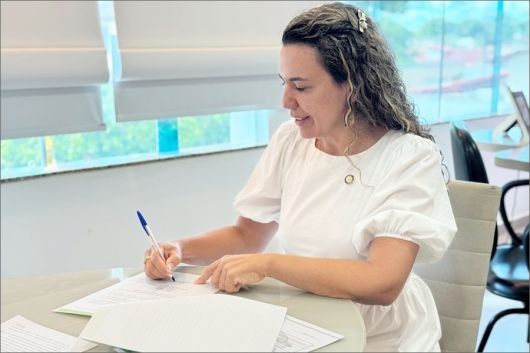 Sindicato exige multa rigorosa contra a prefeita de Eunápolis
