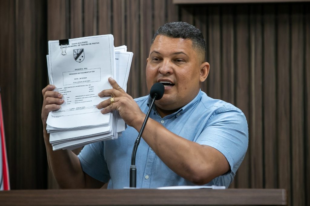 Ministério Público questiona legalidade e legitimidade da reeleição antecipada de Jonatas Santos na Câmara de Teixeira de Freitas